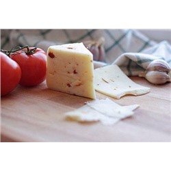 Сыр с томатом и базиликом 300 гр