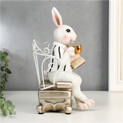 Сувенир полистоун "Заяц в кресле с книгой и чашкой" 26х12х13,5 см