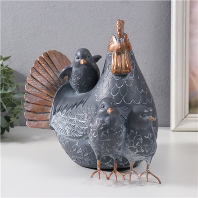 Сувенир полистоун "Курочка с тремя цыплятами" 22х17х22 см