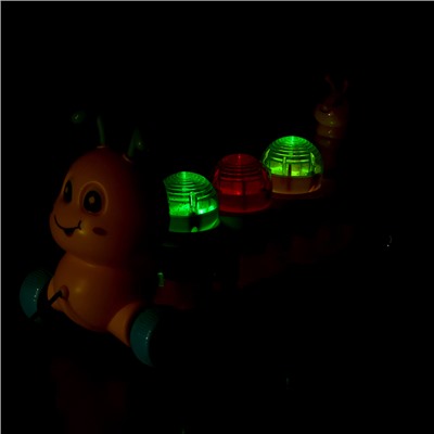 Музыкальная каталка на веревке «Гусеница», световые и звуковые эффекты