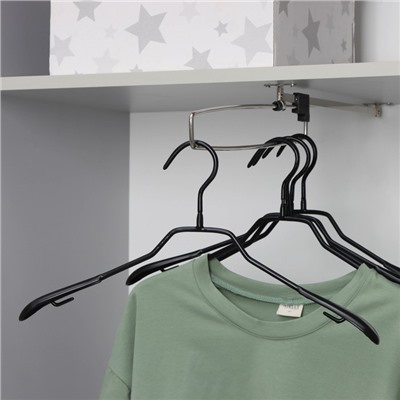 Плечики - вешалки для одежды антискользящие Доляна, металл с ПВХ покрытием, набор 5 шт, 39×20,5 см, цвет чёрный