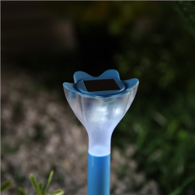 Садовый светильник на солнечной батарее «Цветок голубой», 6 × 29 × 6 см, 1 LED, свечение белое